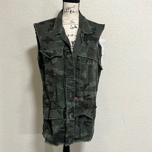 Women’s Supplies Vest